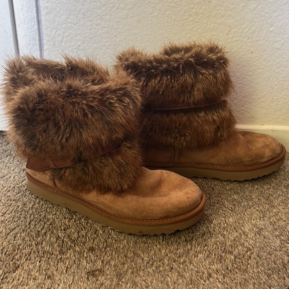 UGG Chestnut Suede Shaggy CLASSIC BUCKLE MINI Boots - Picture 4 of 10